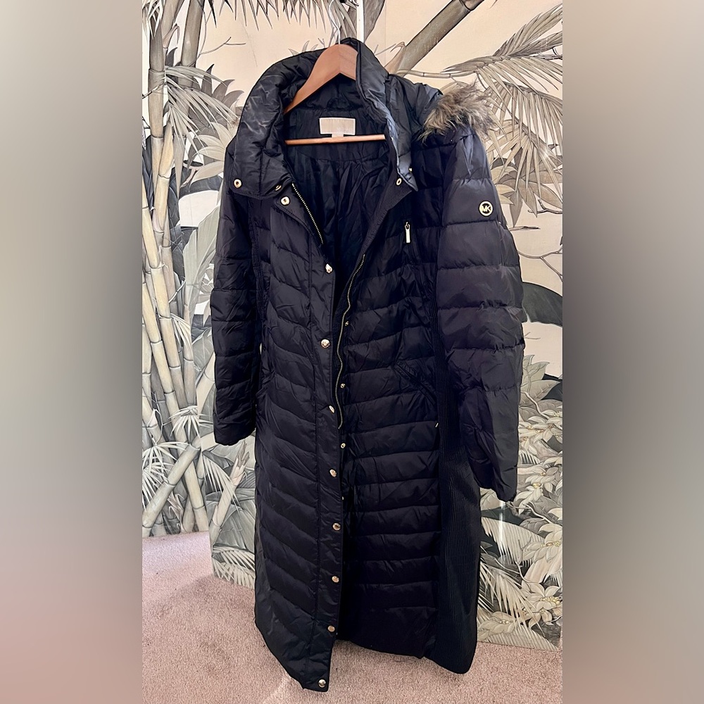 Michael Kors Womens black, Faux-Fur-Trim Hooded Chevron Down Puffer Parka Coat